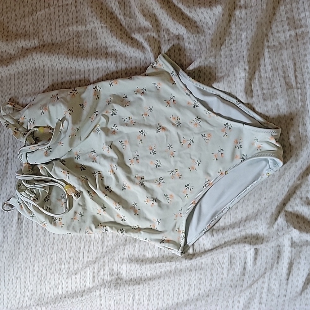 One piece swimsuit